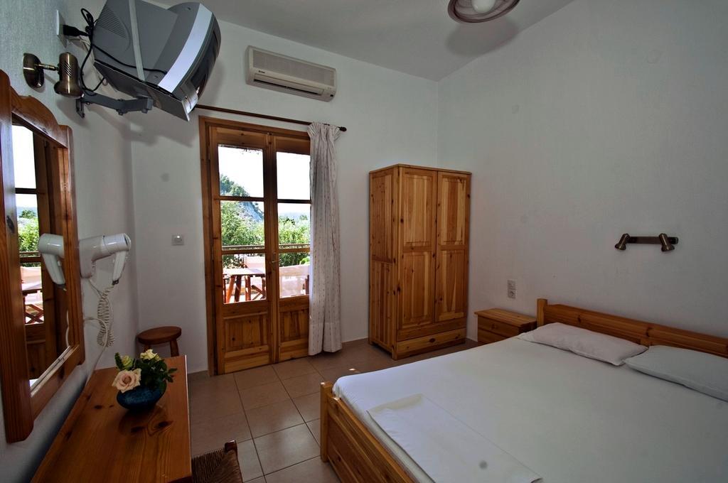 Athina Apartments Нео Клима Екстериор снимка
